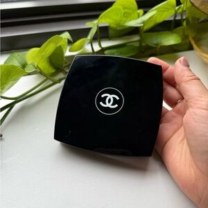 Chanel Oversized Illuminating Powder